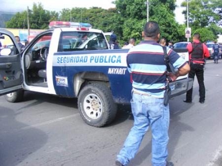 Enfrentamiento Entre Elementos Policiacos Y Un Grupo Armado En Bah A De