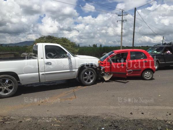 Cuatro Lesionados Tras Accidente Entre Autom Vil Y Camioneta En Crucero