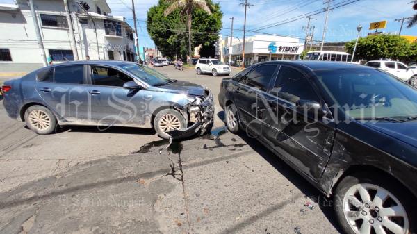 Auto Se Pasa El Alto Y Provoca Accidente En P S Nchez Y Ju Rez El