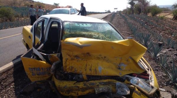 Dos Lesionados En Aparatoso Accidente Sobre Carretera Federal El