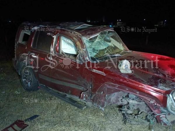 Se Registra Aparatosa Volcadura De Camioneta En Autopista Tepic