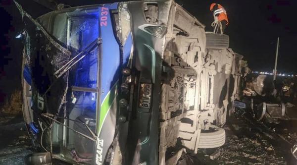 Accidente Entre Autob S Y Tren De Carga Deja Muertos Y Heridos En