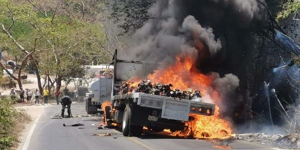 Arde Trailer En La Carretera Libre Hacia Aticama San Blas El Sol De