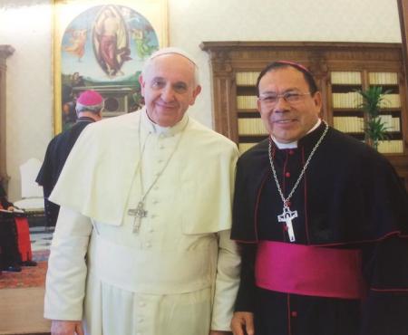 imagen 1 de Cultura || El Papa Francisco  se reunió con el obispo de Tepic Monseñor Luis Artemio en el Vaticano