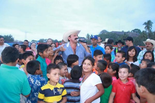 imagen 2 de Política || Festejaron en San Blas a miles por el Día del Niño