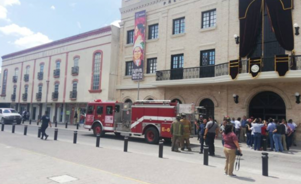 imagen 1 de Nota Roja || Desalojan presidencia municipal de Matamoros por amenaza de bomba