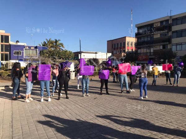 imagen 1 de Nota Roja || Protestan mujeres en Palacio de Gobierno; exigen la detención de presunto abusador