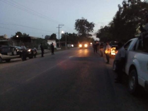 imagen 1 de Nota Roja || 2 muertos deja enfrentamiento a balazos entre civiles y elementos policiacos en Tecuala