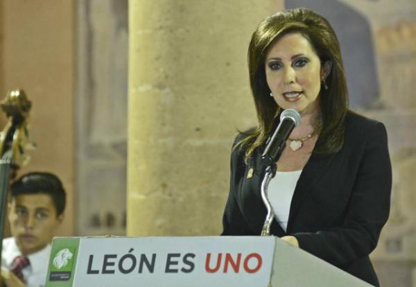 Ex alcaldesa de LeÃ³n, Guanajuato, incluye en nÃ³mina municipal a su  peinadora - El Sol de Nayarit