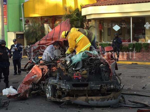 Terrible Accidente En Av. Insurgentes Deja Un Muerto Y Al Menos Seis ...