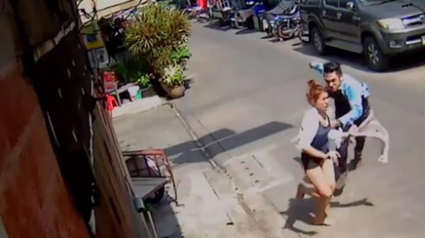 Video Enfurecido Sujeto Apuñala A Su Ex Novia En Plena Vía Pública El Sol De Nayarit 1258