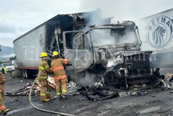 Se Registra Aparatoso Accidente En La Autopista Tepic - Guadalajara; El ...