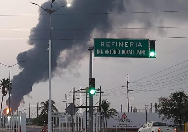 Se Registra Voraz Incendio En Refinería De Salina Cruz, Oaxaca - El Sol ...