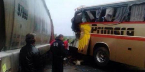 Fuerte Accidente En Las Vas Del Tren En Ahuacatln Dej Tres Muertos Y