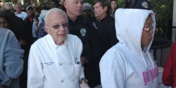 Arrestan A Anciano De 90 Años Por Dar De Comer A Indigentes En Eeuu El Sol De Nayarit 1395